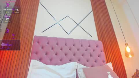Snapshot of sophia_turneer chatting on May 16, 7:45 pm sophia_turneer online show from May 16, 7:45 pm