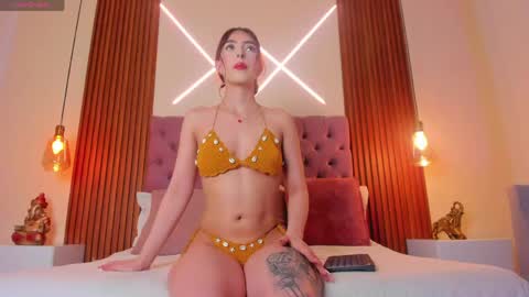 Snapshot of sophia_turneer chatting on May 23, 5:56 am sophia_turneer online show from May 23, 5:56 am