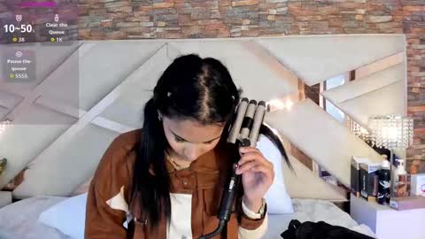 Snapshot of sophiaa_paris chatting on October 1, 3:56 am Sophia Paris online show from October 1, 3:56 am