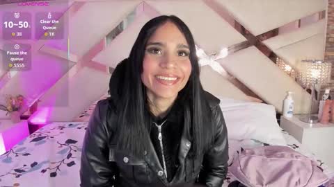 Snapshot of sophiaa_paris chatting on November 21, 3:05 am Sophia Paris online show from November 21, 3:05 am