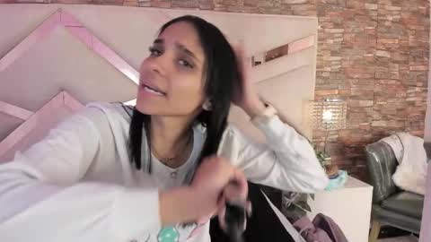 Snapshot of sophiaa_paris chatting on November 30, 4:16 am Sophia Paris online show from November 30, 4:16 am