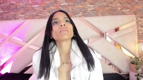 Snapshot of sophiaa_paris chatting on December 1, 2:05 am Sophia Paris online show from December 1, 2:05 am