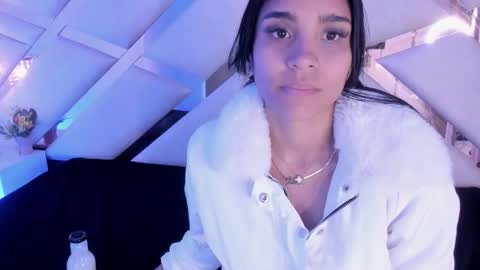 Snapshot of sophiaa_paris chatting on December 5, 3:48 am Sophia Paris online show from December 5, 3:48 am