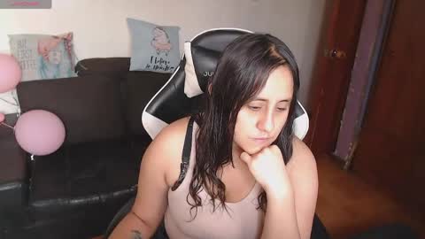 sophiaa_vega_ online show from May 10, 3:28 pm