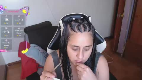 sophiaa_vega_ online show from May 23, 12:31 pm