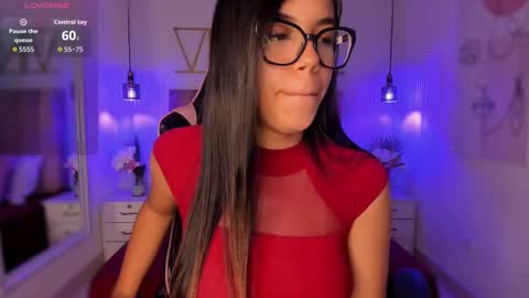 Sophie Hill  online show from September 30, 9:31 pm