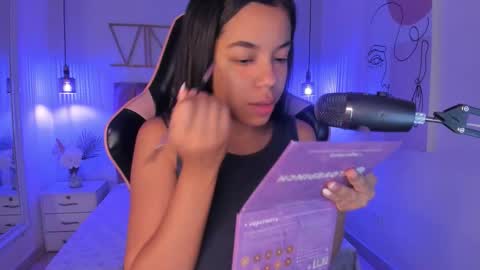 Sophie Hill  online show from November 30, 12:31 pm