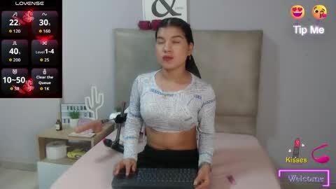 Snapshot of sophiabedford chatting on April 21, 2:34 pm Sophia Bedford online show from April 21, 2:34 pm