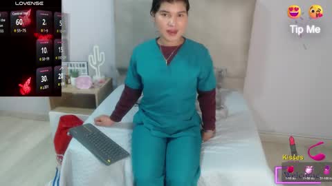 Snapshot of sophiabedford chatting on April 30, 6:25 pm Sophia Bedford online show from April 30, 6:25 pm