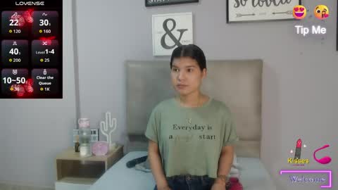 Snapshot of sophiabedford chatting on May 2, 12:54 pm Sophia Bedford online show from May 2, 12:54 pm
