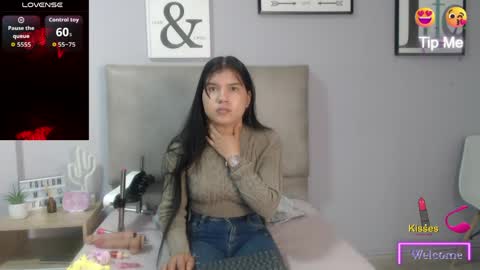 Snapshot of sophiabedford chatting on May 13, 6:16 pm Sophia Bedford online show from May 13, 6:16 pm
