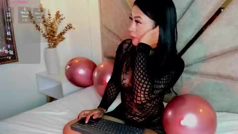 Snapshot of sophiacortes chatting on October 5, 9:07 am sophia cortes online show from October 5, 9:07 am
