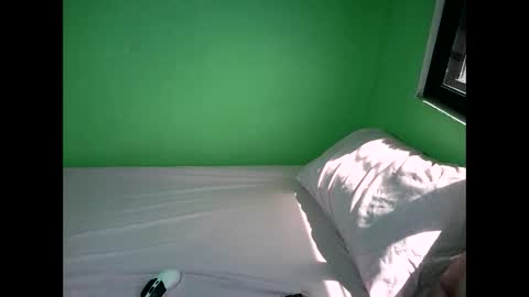 sophialaurel online show from June 6, 6:18 am