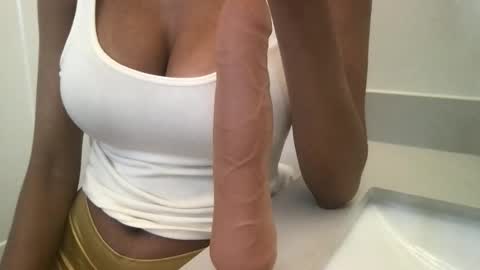 Sophia online show from May 14, 1:18 pm