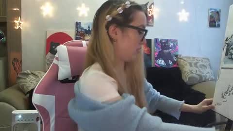 Snapshot of sophiasonata chatting on October 21, 11:22 am SophiaSonata online show from October 21, 11:22 am
