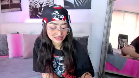   online show from February 17, 7:09 pm