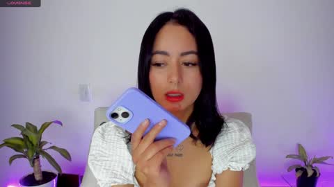 Snapshot of sophie_001 chatting on December 2, 11:29 pm Sophie online show from December 2, 11:29 pm