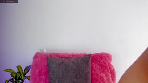 Snapshot of sophie_001 chatting on December 18, 7:52 pm Sophie online show from December 18, 7:52 pm