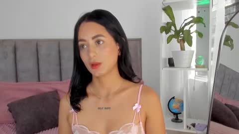 Snapshot of sophie_001 chatting on September 12, 8:42 pm Sophie online show from September 12, 8:42 pm