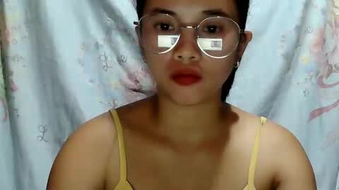 sophie_193 online show from May 9, 4:56 pm
