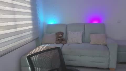 Snapshot of sophie_bbs chatting on June 11, 4:27 pm Sophie online show from June 11, 4:27 pm