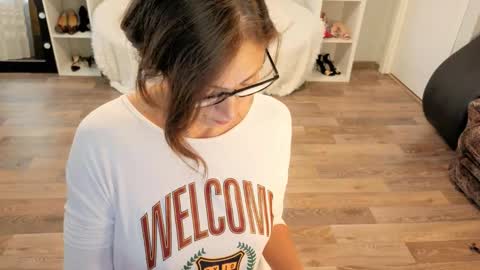 Sophie online show from September 27, 5:56 am