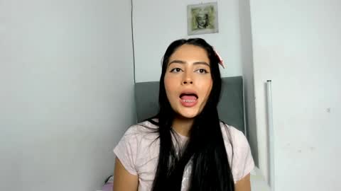 Snapshot of sophie_foxxx chatting on December 23, 7:41 pm Sophie online show from December 23, 7:41 pm