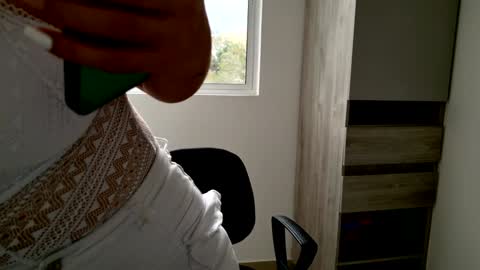 Snapshot of sophie_foxxx chatting on January 28, 10:23 pm Sophie online show from January 28, 10:23 pm