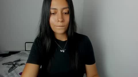 Snapshot of sophie_foxxx chatting on March 11, 10:53 pm Sophie online show from March 11, 10:53 pm