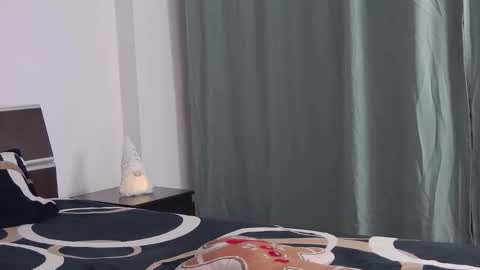 Sophie jeans online show from November 19, 4:40 pm