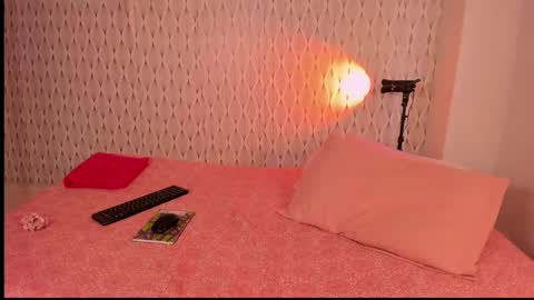 Sophie or Sof online show from February 7, 6:13 pm