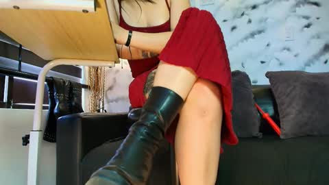 Snapshot of sophie_littles chatting on February 7, 1:26 pm Sophie online show from February 7, 1:26 pm