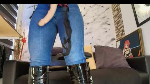 Snapshot of sophie_littles chatting on February 27, 1:33 pm Sophie online show from February 27, 1:33 pm