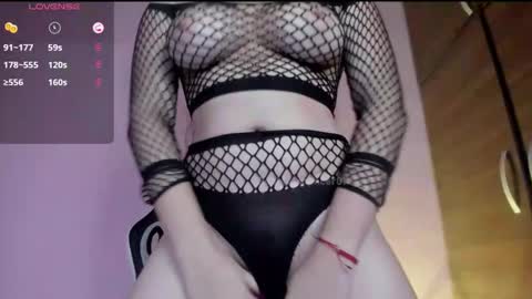 Snapshot of sophie_spencer1 chatting on February 8, 1:22 am sophie_spencer1 online show from February 8, 1:22 am