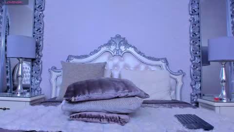 Snapshot of sophiebellucci chatting on February 9, 7:27 am sophiebellucci online show from February 9, 7:27 am