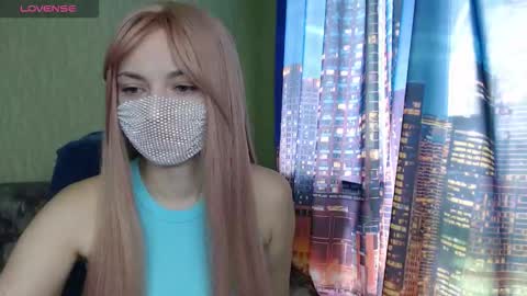 Snapshot of sophieblackwood chatting on March 10, 8:41 am Sophie online show from March 10, 8:41 am