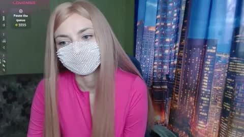 Snapshot of sophieblackwood chatting on March 21, 8:52 am Sophie online show from March 21, 8:52 am