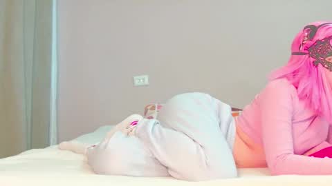 Snapshot of sophiechan69 chatting on September 16, 1:34 pm ShopieChan69 online show from September 16, 1:34 pm