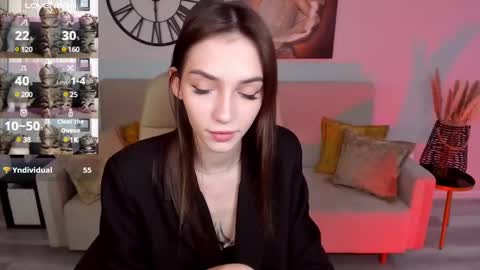 Snapshot of sophiecherrie chatting on December 8, 3:45 pm Sophie online show from December 8, 3:45 pm