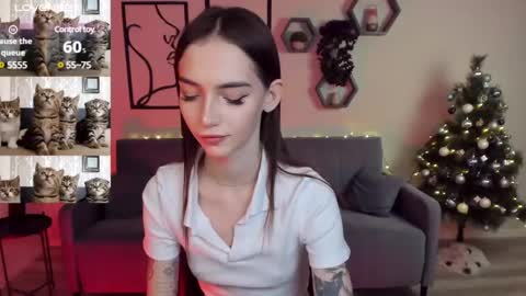 Snapshot of sophiecherrie chatting on December 9, 11:45 pm Sophie online show from December 9, 11:45 pm