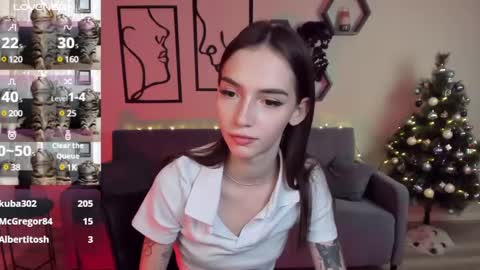Snapshot of sophiecherrie chatting on December 10, 2:48 am Sophie online show from December 10, 2:48 am