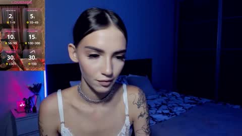 Snapshot of sophiecherrie chatting on September 17, 1:29 am Sophie online show from September 17, 1:29 am