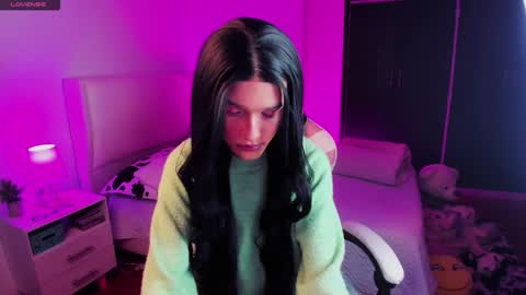 Snapshot of sophiecornett chatting on November 25, 8:25 am online show from November 25, 8:25 am