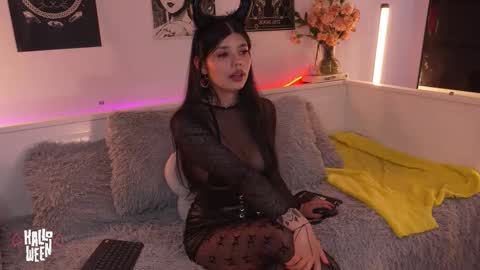 Sophiee  online show from October 29, 9:27 pm