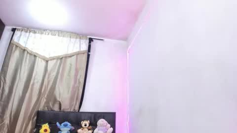 Snapshot of sophiee_grey chatting on May 1, 1:32 am sophiee_grey online show from May 1, 1:32 am