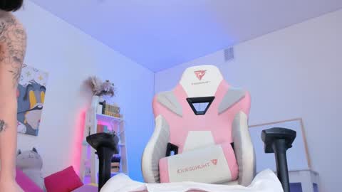 Sophie  online show from December 25, 7:24 am