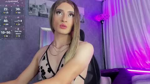 Sophie online show from March 8, 5:01 pm