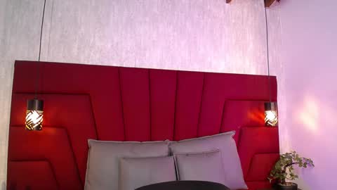         online show from January 7, 11:37 am