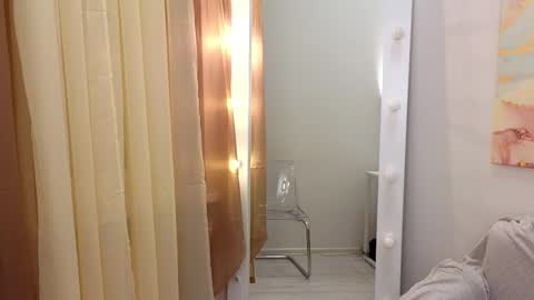 Sophie online show from December 1, 4:29 pm