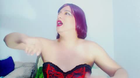 Snapshot of sophiehillsxo chatting on December 15, 3:22 am sophiehillsxo online show from December 15, 3:22 am